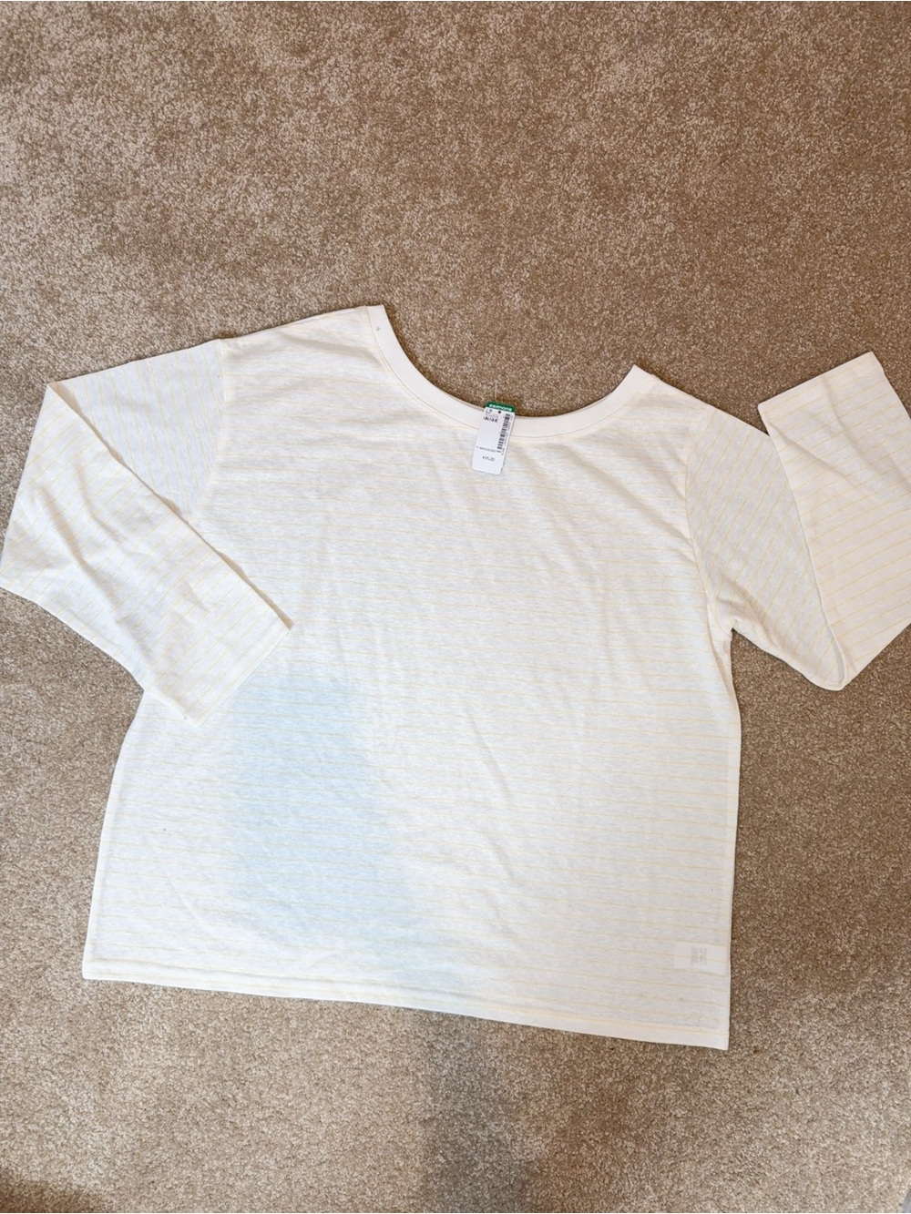 NWT 2519367 Simons off shoulder tshirt